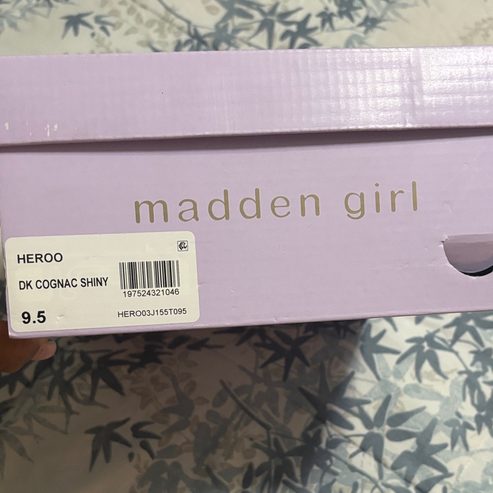 Madden Girl Dark Cognac shiny sandal with block heel